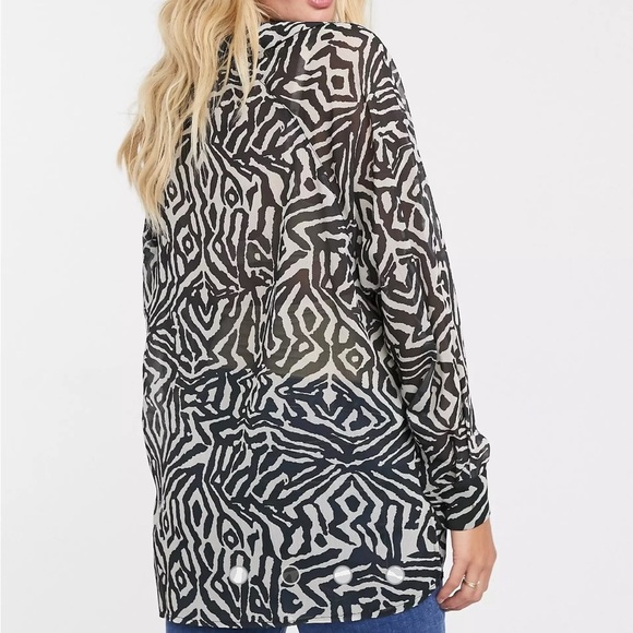 ASOS DESIGN Maternity Long Line Tunic Shirt Semi Sheer Mono Swirl Print 8 - Picture 6 of 11